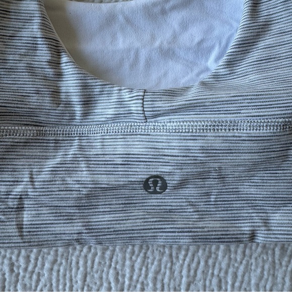 Lululemon Reversible Align Bra - Size 4 White & Grey- Worn Once - Picture 6 of 6